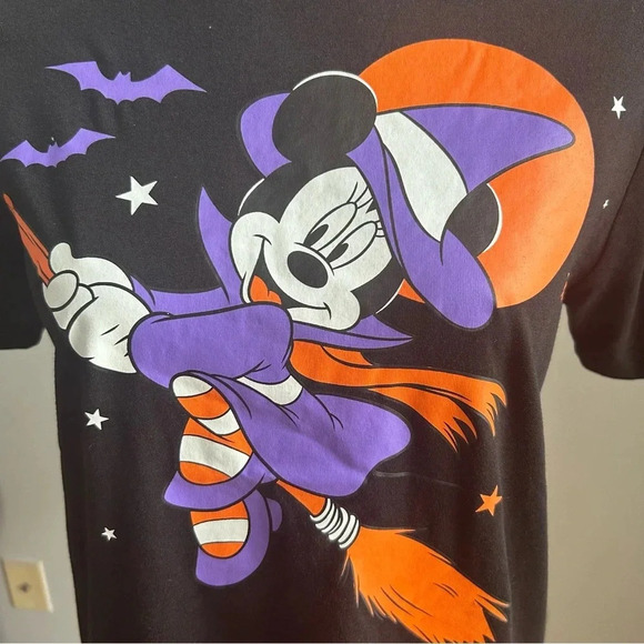 Disney Themed Halloween Black Tee, Mickey Mouse Riding Broom women’s Size XSmall - Picture 4 of 4